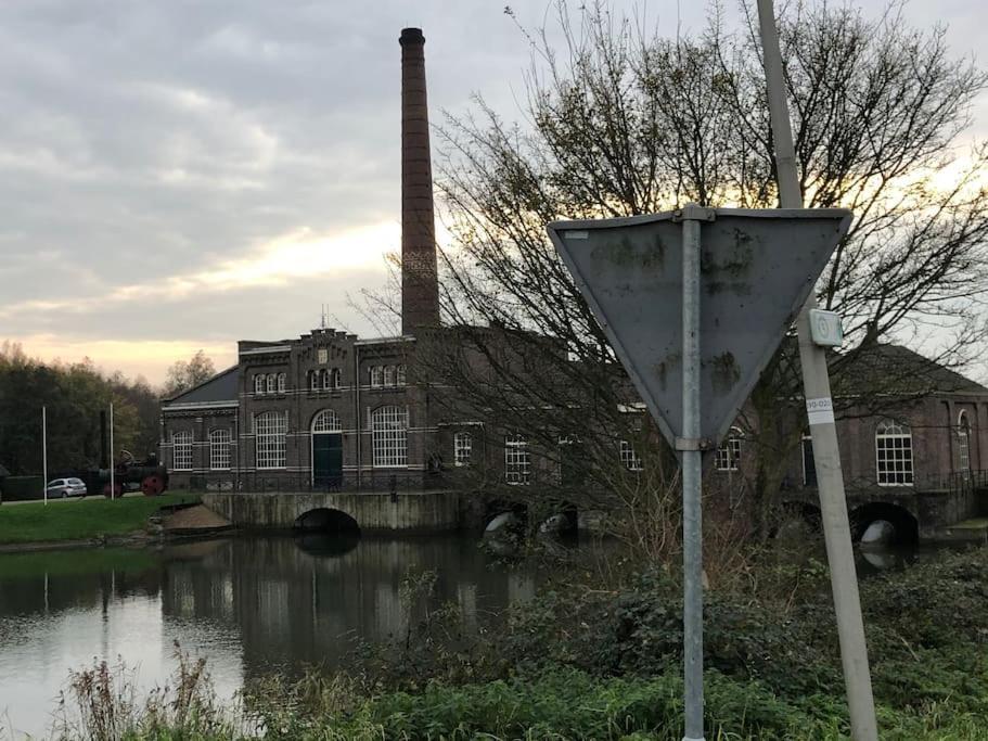 Villa Gezellige Pipo Met Grote Schommel Aan Het Water à Medemblik Extérieur photo