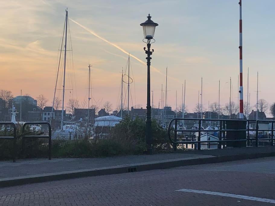 Villa Gezellige Pipo Met Grote Schommel Aan Het Water à Medemblik Extérieur photo