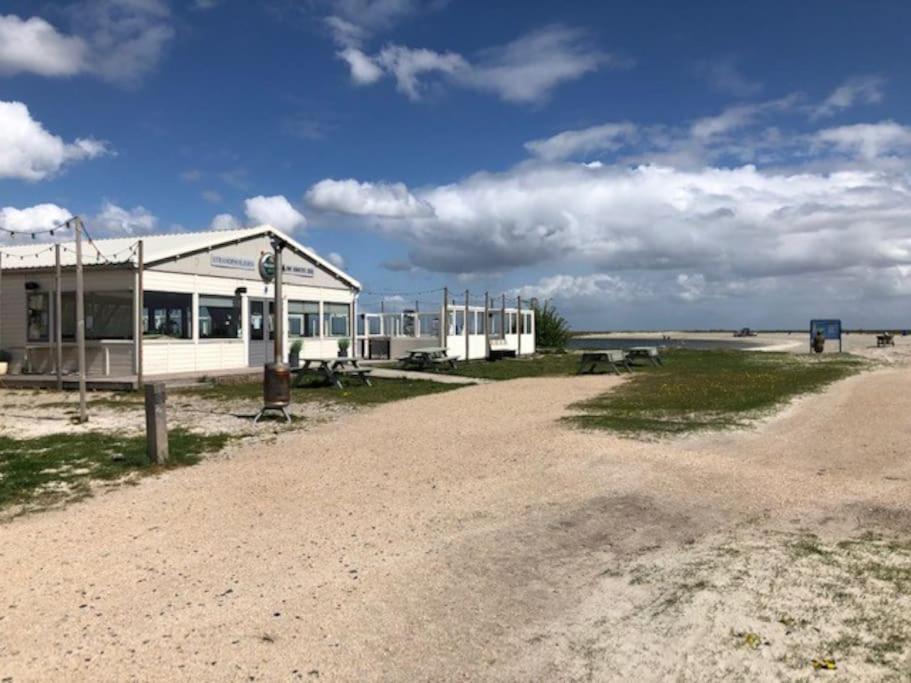 Villa Gezellige Pipo Met Grote Schommel Aan Het Water à Medemblik Extérieur photo