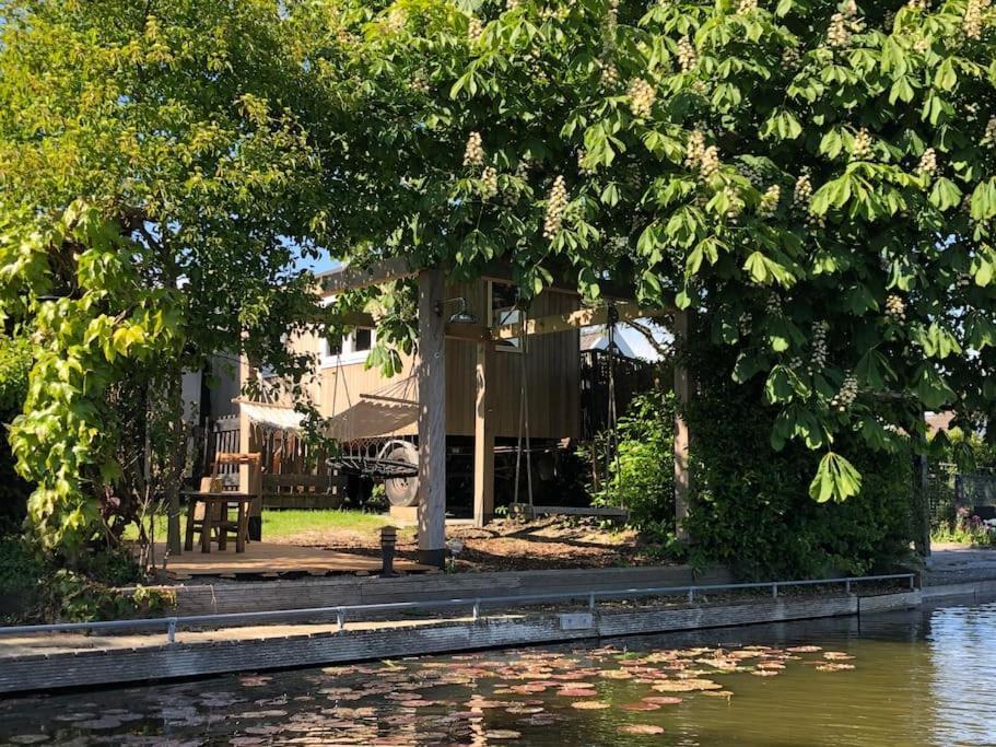 Villa Gezellige Pipo Met Grote Schommel Aan Het Water à Medemblik Extérieur photo