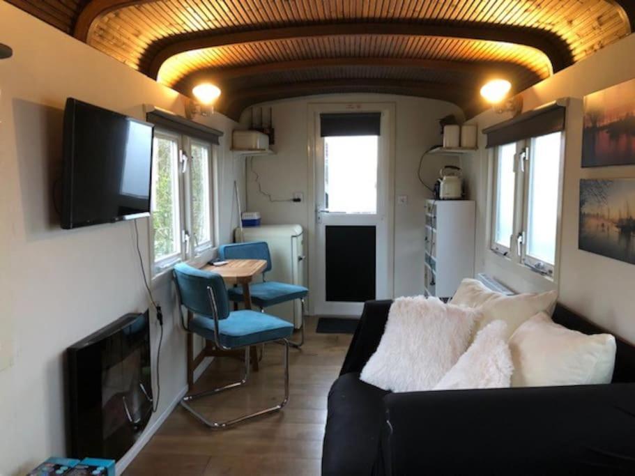 Villa Gezellige Pipo Met Grote Schommel Aan Het Water à Medemblik Extérieur photo