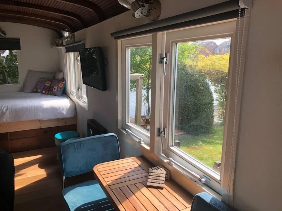 Villa Gezellige Pipo Met Grote Schommel Aan Het Water à Medemblik Extérieur photo