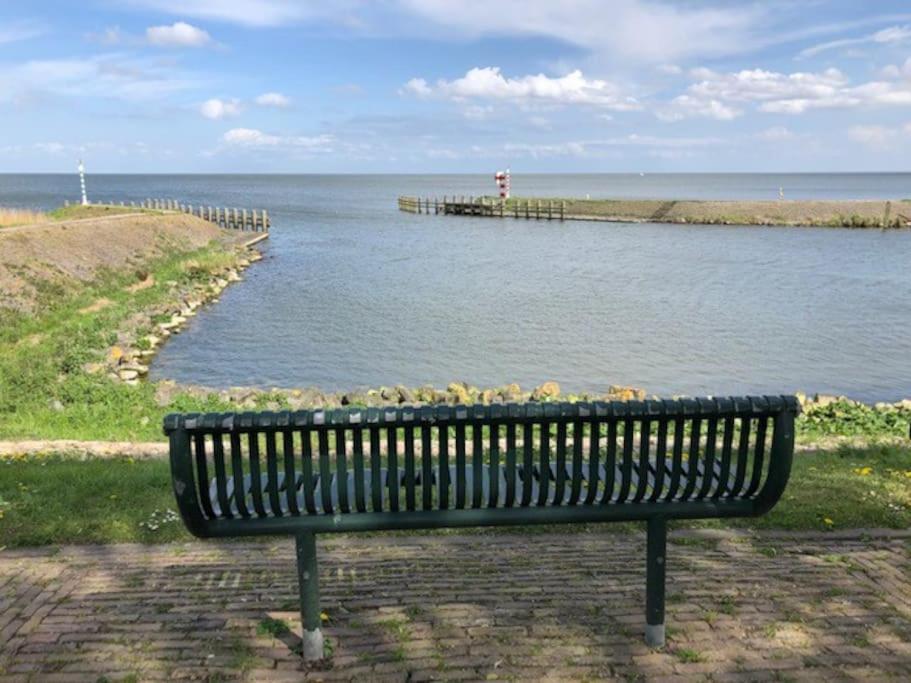 Villa Gezellige Pipo Met Grote Schommel Aan Het Water à Medemblik Extérieur photo
